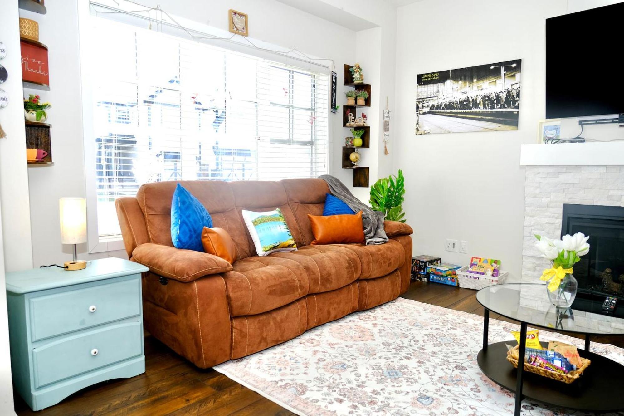 Mahogany Loft Retreat - 3 Story *