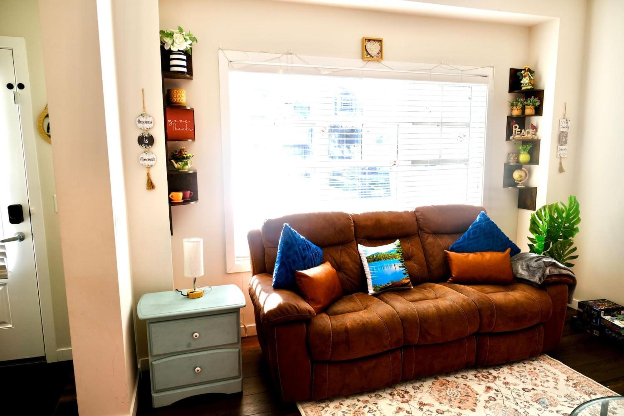 Mahogany Loft Retreat - 3 Story